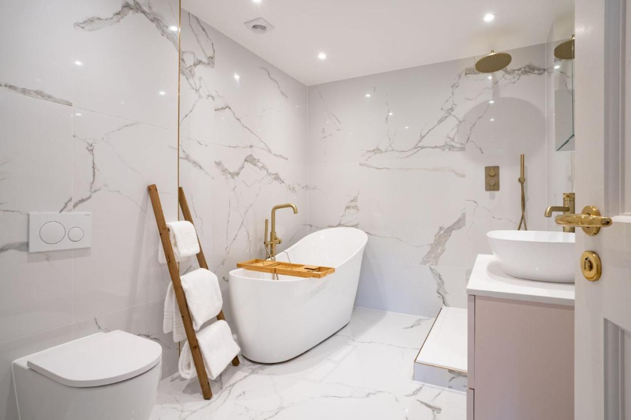 Brand New - Contemporary - 2 Bedroom - 2 Bathroom - Spacious Apartment - Lake Views Ambleside Exteriér fotografie
